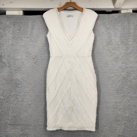 Bailey 44 Dresses & Skirts - Bailey 44 Cream Chevron Lace V-Neck Sheath Dress Small Made in USA